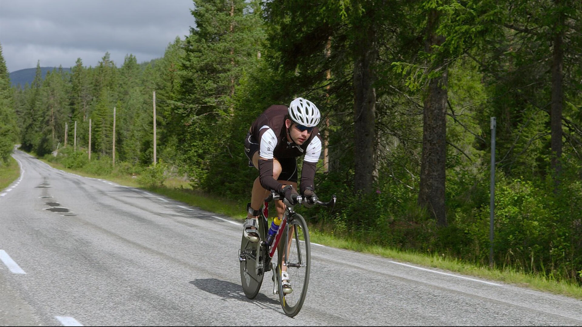 羽毛球巡回赛继续展开角逐